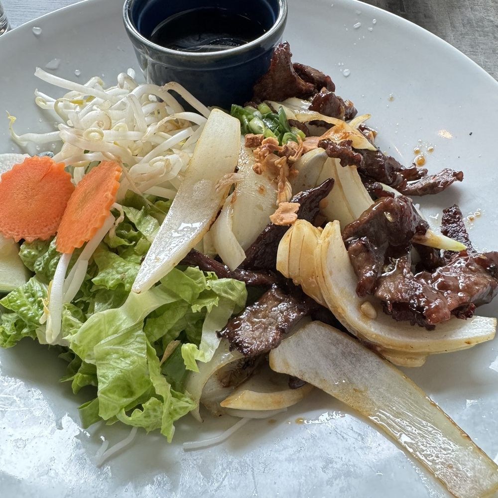 Garlic Beef Noodle bowl