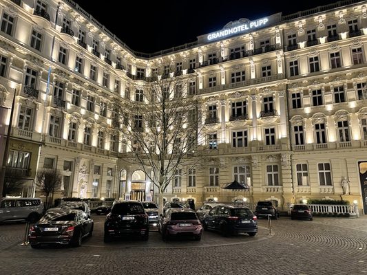 Grandhotel Pupp by null