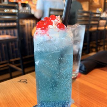 BJ's Restaurant & Brewhouse - Pizza Near Me - Brookfield, Wisconsin