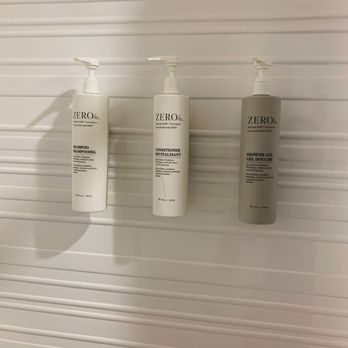 Hampton Inn & Suites Tucson Marana - Shampoo, conditioner, and bodywash in shower - Hotels Near Me - Tucson, Arizona