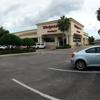 Walgreens - a car parked in a parking lot - Drugstores Near Me - Palmetto, Florida Walgreens - a car parked in a parking lot - Drugstores Near Me - Palmetto, Florida