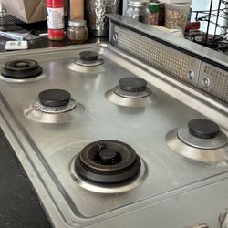 AngelSky Appliance Repair - Diagnosing a Miele cooktop