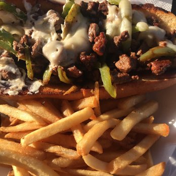 Gus's Deli Bbq and Grill - New American Near Me - Paramount, California