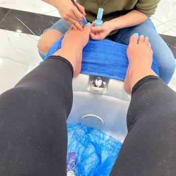 Pamper Me Nails & Spa - Nail Salons Near Me - Hesperia, California