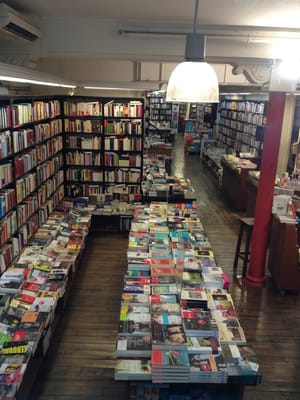 Llibreria la Central by null