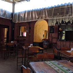 La Casa de las Empanadas - Nice open air eating