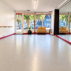 Petits Pas - Studio B