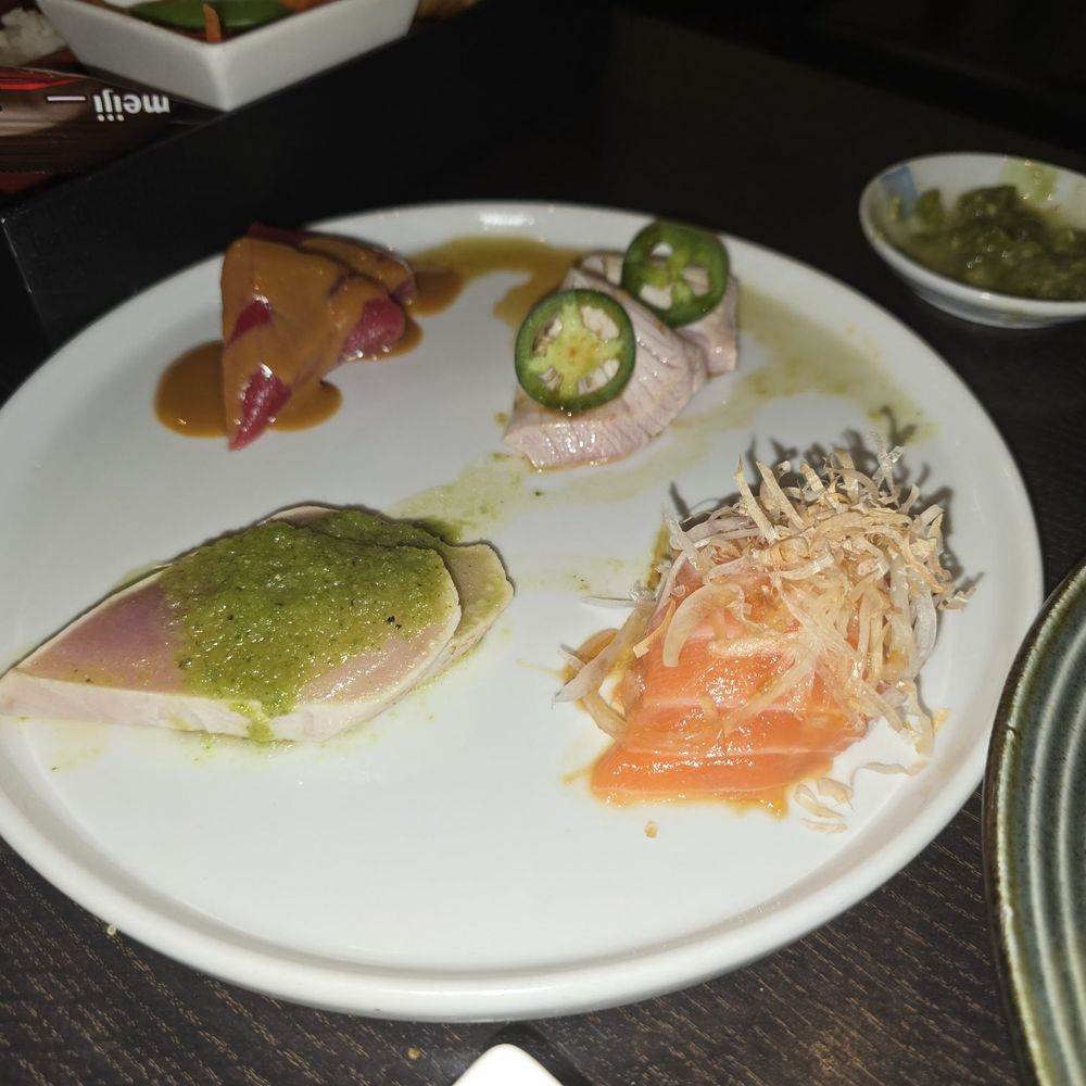 Sashimi plate Sashimi plate