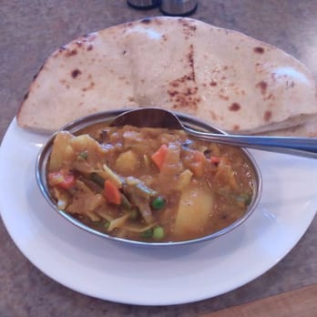 Kismet Restaurant - Vegetable curry with naan - Indian Near Me - Waterloo, Ontario