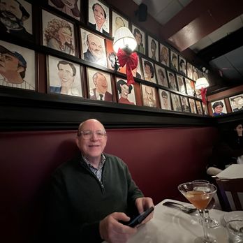 Sardi's - More photos although since they're not labeled, you need to be able to read their signature! - American Near Me - New York, New York