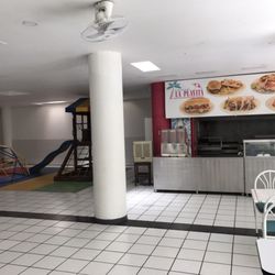 Loncherias La Playita - Cocina y juegos planta alta