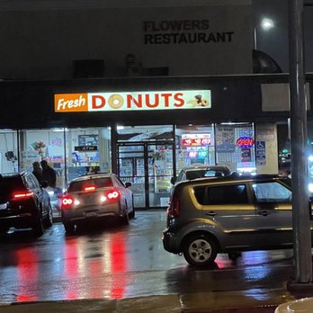 Sam's Fresh Donuts - the front of a restaurant at night - Donuts Near Me - Glendale, California