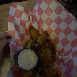Park Tavern - Sneaky wings w/ sneaky sauce