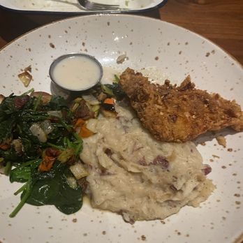 Lazy Dog - New American Near Me - Fresno, California