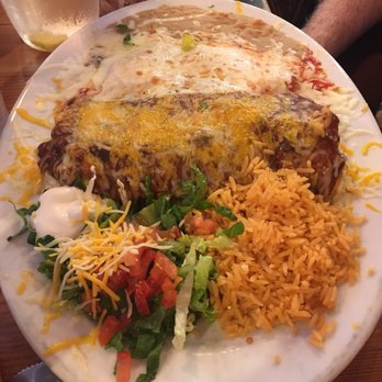 Maria Bonita - #23 Shredded Beef Burrito and Chili Relleno . Refried beans and Rice - Mexican Near Me - Orem, Utah