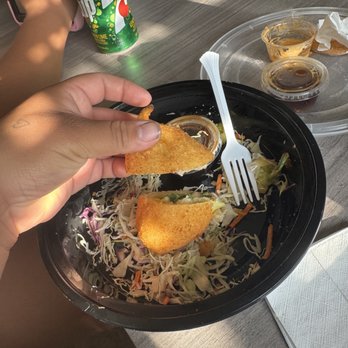 Sushi Loco - Así estaban en total fueron 3 chiles cortados a la mitad y cuando llamé me dijieron que eran 6 chiles enteros. Aquí dejo la foto. - Food Trucks Near Me - Earlimart, California Sushi Loco - Así estaban en total fueron 3 chiles cortados a la mitad y cuando llamé me dijieron que eran 6 chiles enteros. Aquí dejo la foto. - Food Trucks Near Me - Earlimart, California