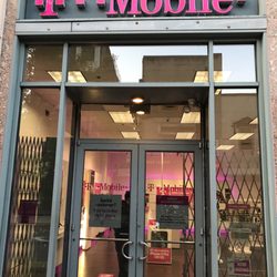 T-Mobile - Store Front