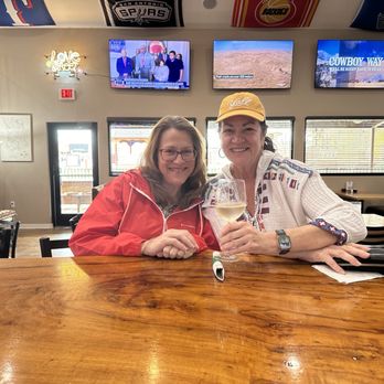 Giddings Brewhaus - Chicken Wings Near Me - Giddings, Texas