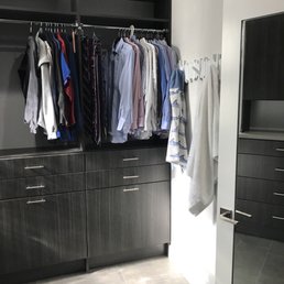 Gray woodgrain finish. Gray woodgrain finish.