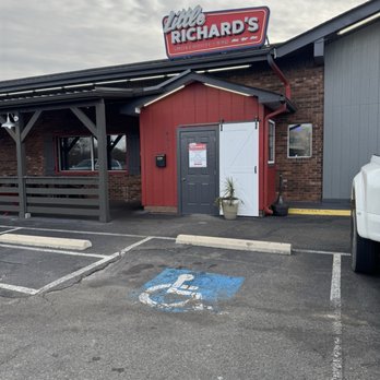 Little Richard's Barbeque - Entrance - Barbeque Near Me - Mount Airy, North Carolina