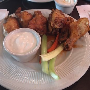Luxe Bar & Grill - Cajun wings - Burgers Near Me - Birmingham, Michigan