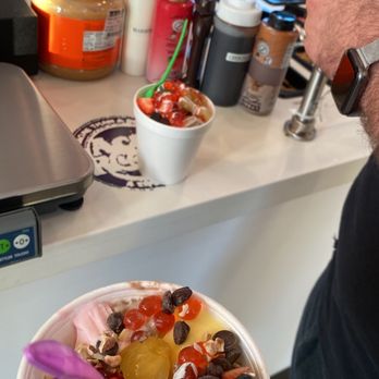 Yogurt Lounge - Customer service is really good and friendly. Very clean  is their yogurt taste really good! - Ice Cream & Frozen Yogurt Near Me - San Diego, California