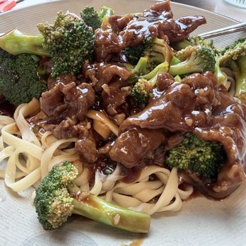 X Noodles & Dumplings - Mongolian beef and broccoli - Noodles Near Me - Portland, Oregon X Noodles & Dumplings - Mongolian beef and broccoli - Noodles Near Me - Portland, Oregon