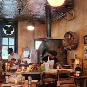 Lucali - Pizza Near Me - Brooklyn, New York