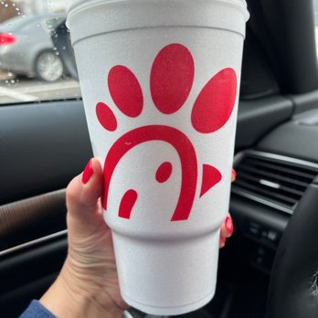 Chick-fil-A - Large Arnold Palmer - unsweetened tea, regular lemonade and light ice - yummy! - Fast Food Near Me - Chantilly, Virginia
