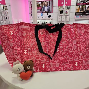 T-Mobile - Large foldable tote bag... for free from T-Mobile Tuesdays... thank you! - Mobile Phones Near Me - Honolulu, Hawaii T-Mobile - Large foldable tote bag... for free from T-Mobile Tuesdays... thank you! - Mobile Phones Near Me - Honolulu, Hawaii