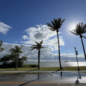 Earl's Hideaway Lounge - Beautiful morning at Earls - Lounges Near Me - Sebastian, Florida