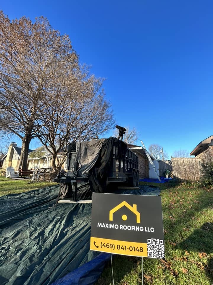 Slide of Maximo Roofing