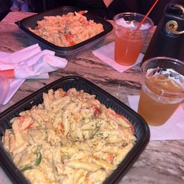 Don't Go tooo late (12am and after) your food will be served in plastic Don't Go tooo late (12am and after) your food will be served in plastic
