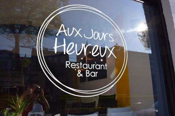 Aux Jours Heureux by null