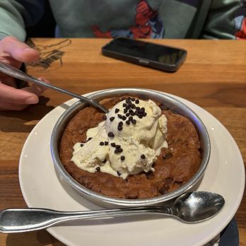 BJ's Restaurant & Brewhouse - Chocolate Chunk Pizookie - Pizza Near Me - Cedar Park, Texas