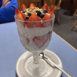 Jake's Restaurant & Coffee Shop - Fresh Berry Yogurt Parfait