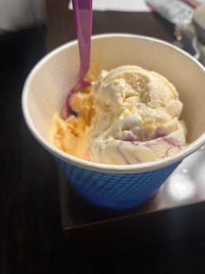 Mimi's Ice Cream & Coffee Shoppe by null