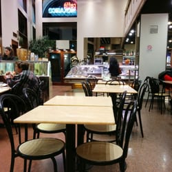 Caffe Mokarico - Perfect salad and fruit bowl after 5 days of rich italian food and pastrami sandwiches.