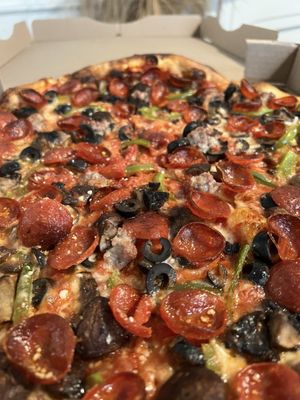 Zee's Pizzeria by null