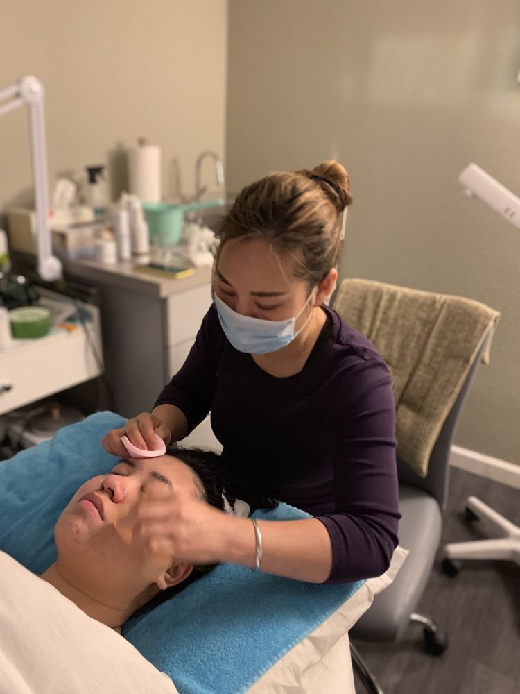 Sarah's Skin Care Logo