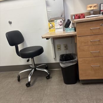 Las Vegas Endocrinology - Staring at the empty chair for 55 minutes... - Endocrinologists Near Me - Henderson, Nevada