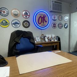 AUTOCARS - Inside office