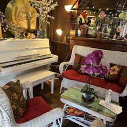 Piano, and a lot of stuff. Piano, and a lot of stuff.