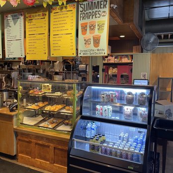 Colectivo Coffee Foundry - Colectivo Coffee Interior View - Coffee & Tea Near Me - Milwaukee, Wisconsin