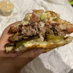 Burger Factory - Cheeseburger + grilled mushrooms and beef bacon