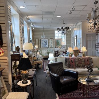 The Courtyard - A nice mixture of furniture and home furnishings - Antiques Near Me - Hinsdale, Illinois The Courtyard - A nice mixture of furniture and home furnishings - Antiques Near Me - Hinsdale, Illinois