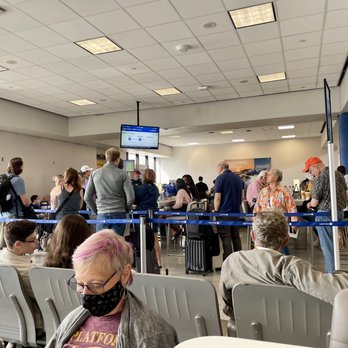 United Airlines - Gate C101 - Airlines Near Me - Newark, New Jersey