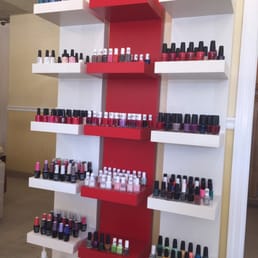 Nice variety of gels and regular polish colors. Nice variety of gels and regular polish colors.