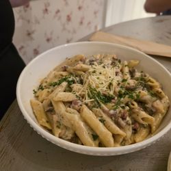 Alberto’s - Penne mushroom and bacon