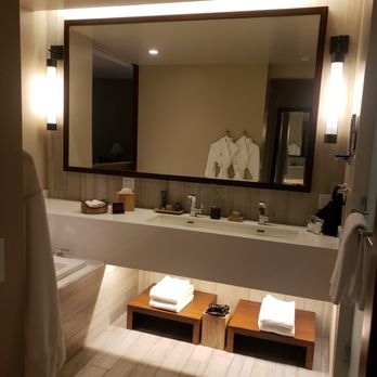 Edgewood Tahoe - beautiful bathroom - Tahoe King room - Hotels Near Me - Gardnerville, Nevada Edgewood Tahoe - beautiful bathroom - Tahoe King room - Hotels Near Me - Gardnerville, Nevada